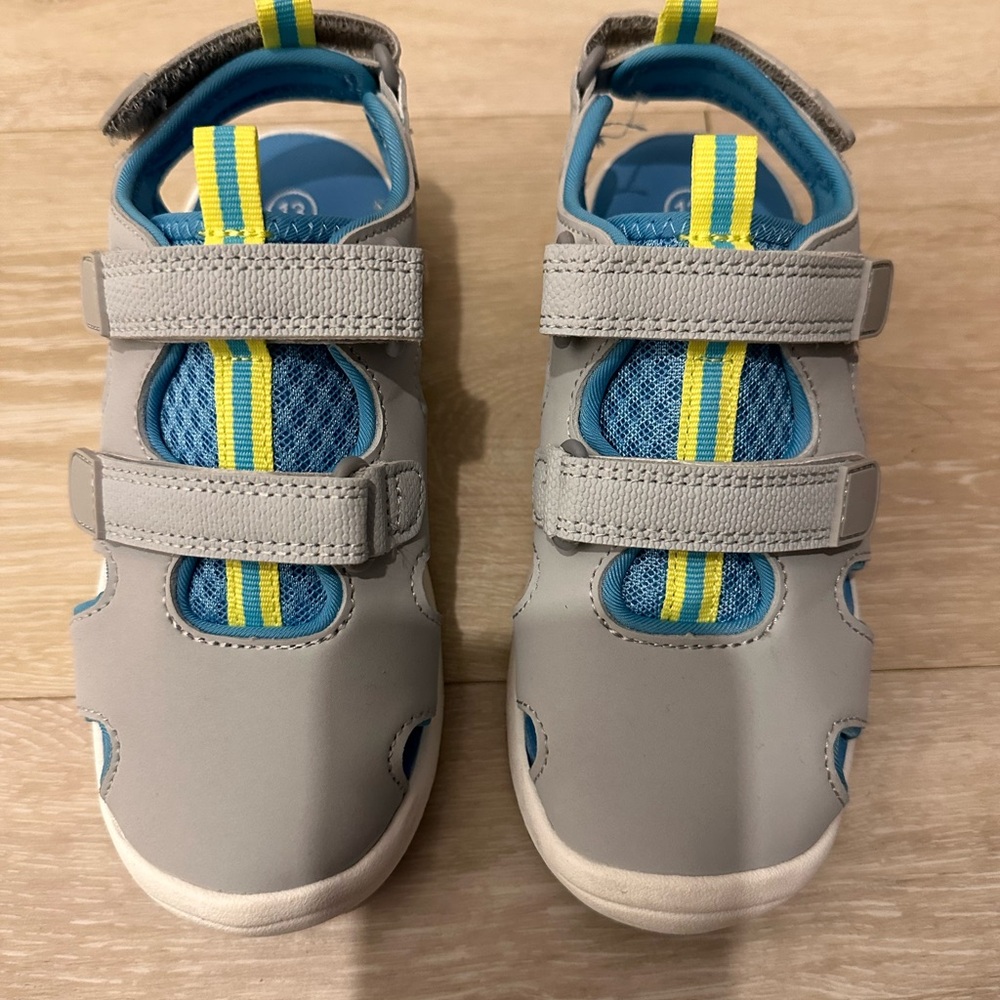 New never worn sandals